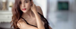 性感吊带美女白皙诱惑写真图片
